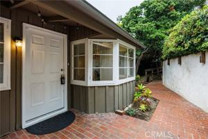 featured image of 550 Saint Anns Dr