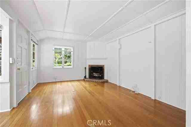550 Saint Anns Dr - Photo 2 of 8