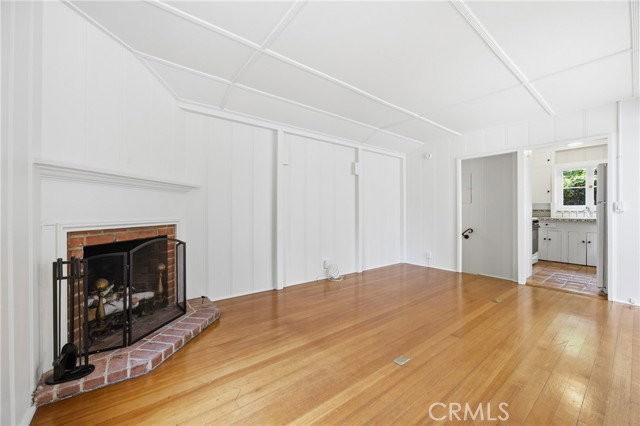 550 Saint Anns Dr - Photo 3 of 8