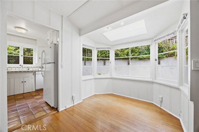 550 Saint Anns Dr - Photo 4 of 8