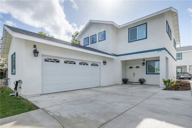 12751 Hazel Ave - Photo 3 of 8