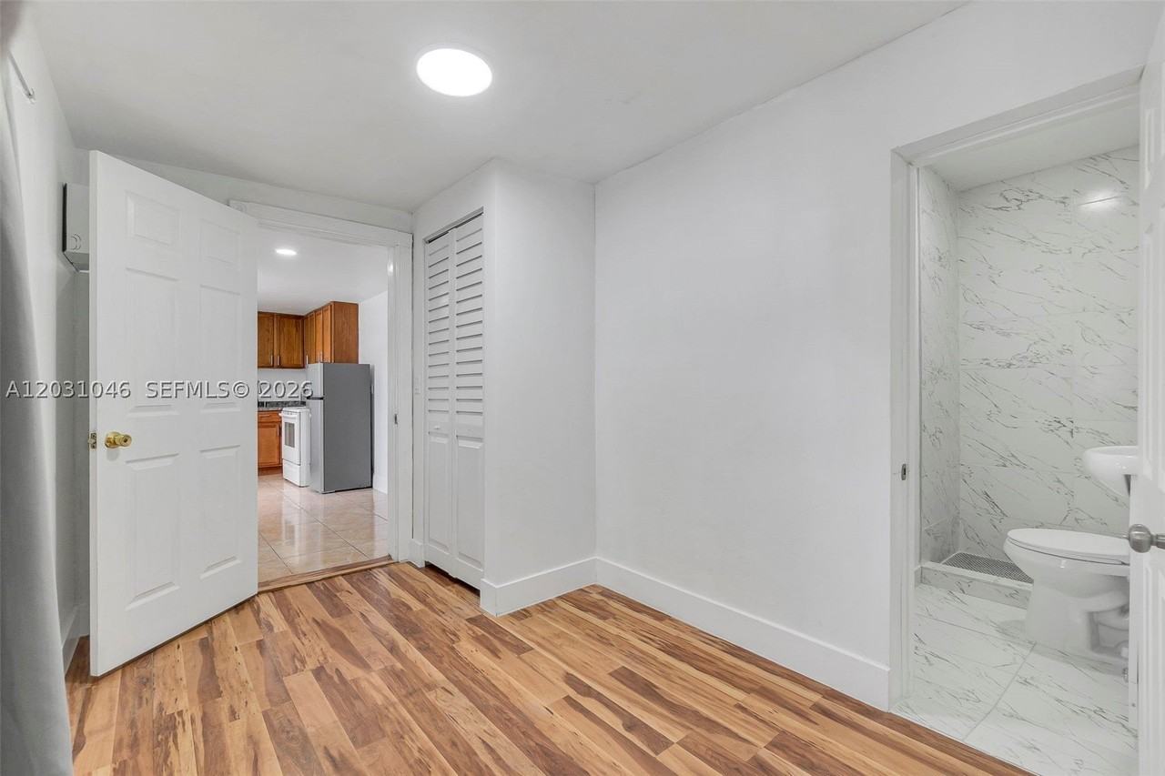 6101 Sw 24th St #2 - Photo 7 of 18