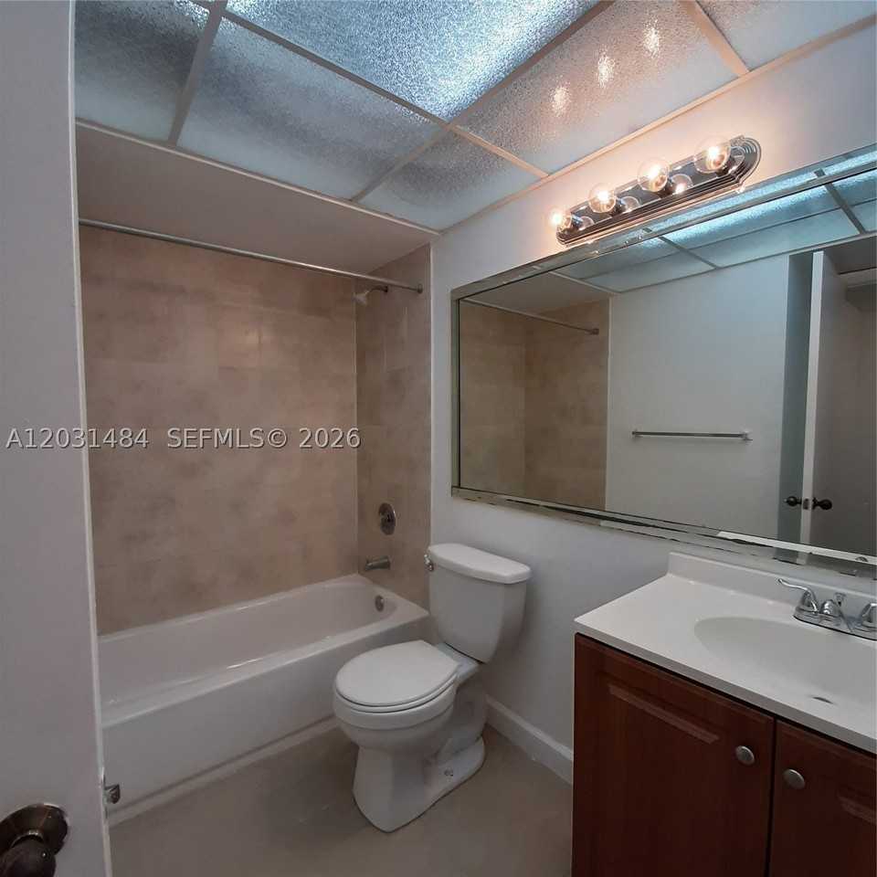 8160 Geneva Way #316 - Photo 7 of 27