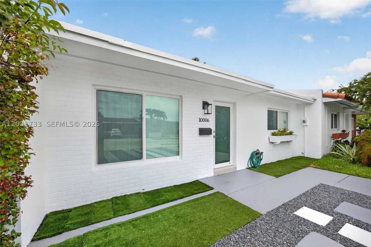 10006 Sw 23rd Ter - Photo 3 of 28