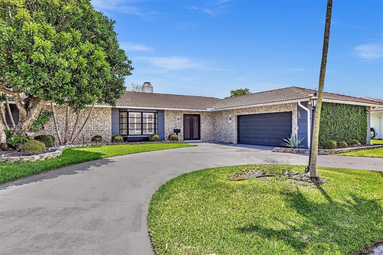 5602 S Travelers Palm Ln - Photo 2 of 50