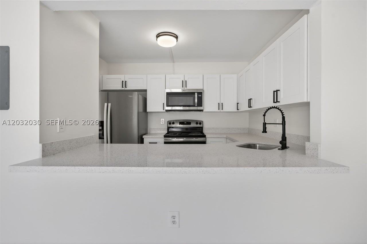 800 Sw 104th Ct #A103 - Photo 6 of 31