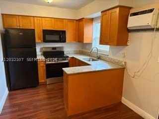 7601 Venetian St #1-4 - Photo 5 of 14