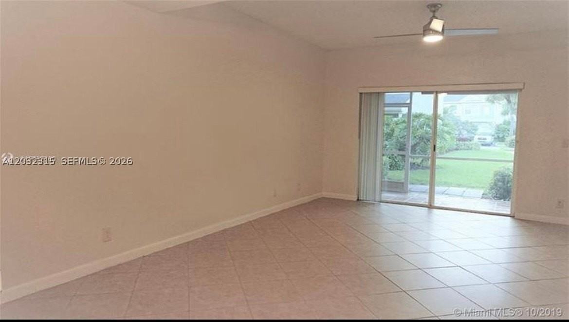 1 Simonton Cir #1 - Photo 3 of 4