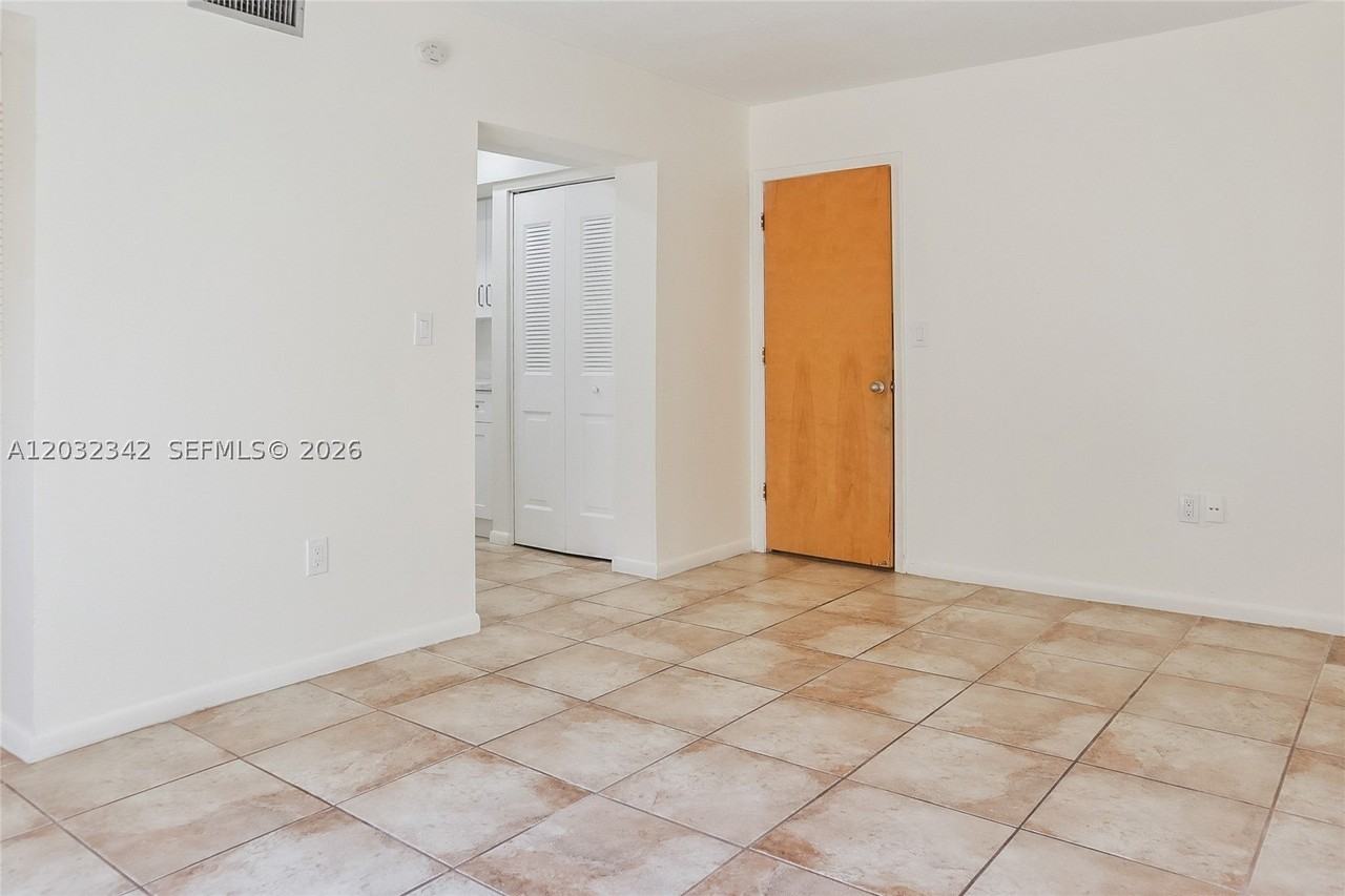11521 Sw 109th Rd #10A - Photo 2 of 19