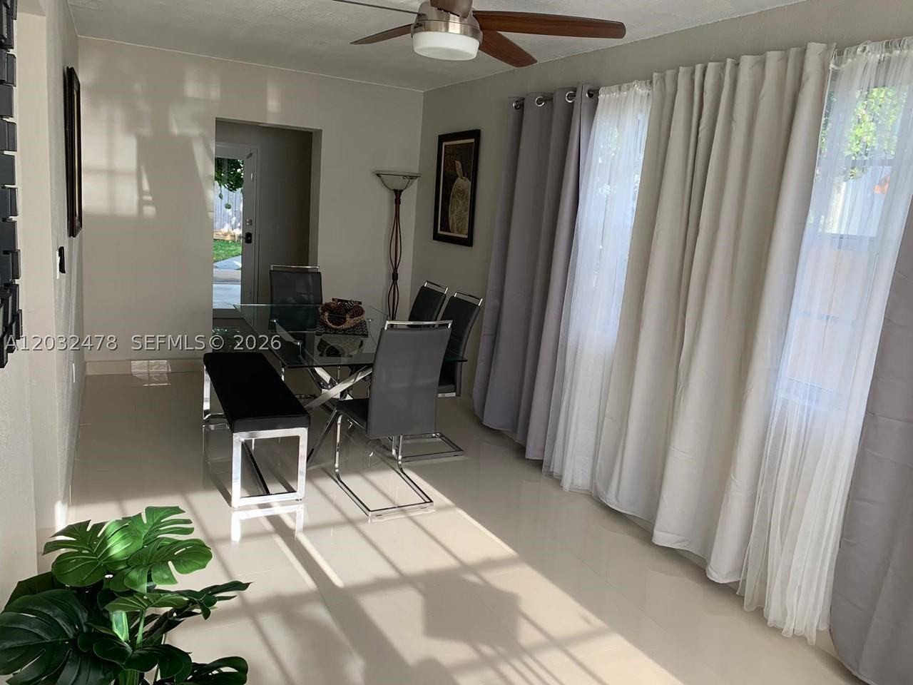 1630 N 68th Ave - Photo 5 of 12