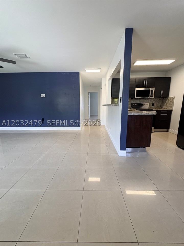 1116 N 61st Ave #1 - Photo 6 of 21