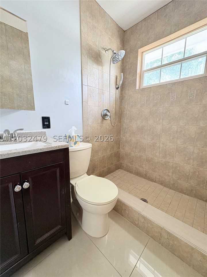 1116 N 61st Ave #1 - Photo 7 of 21