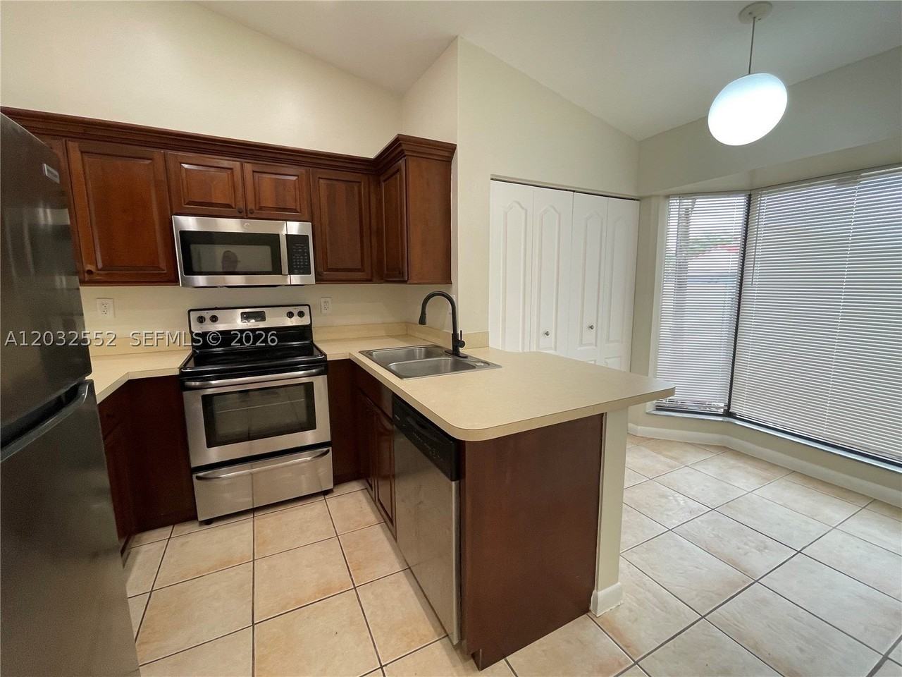 1511 San Remo Cir #1511 - Photo 2 of 22