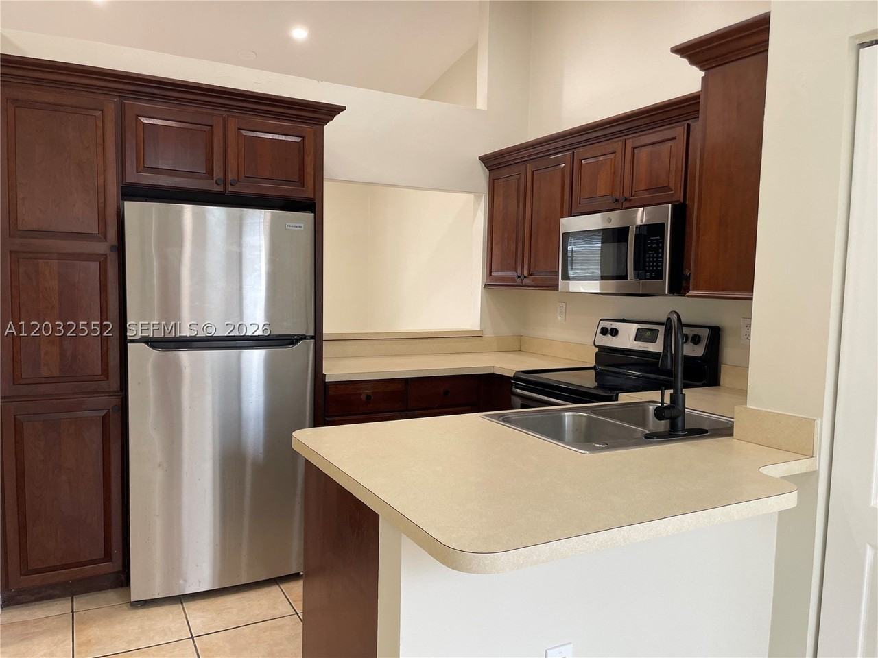 1511 San Remo Cir #1511 - Photo 3 of 22