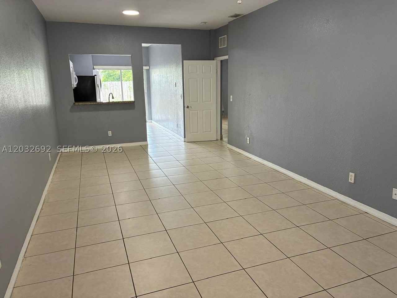 55 Sw 14th Ter #55 - Photo 3 of 27