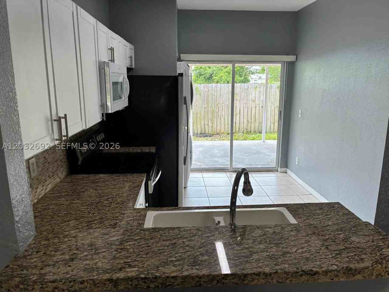 55 Sw 14th Ter #55 - Photo 4 of 27