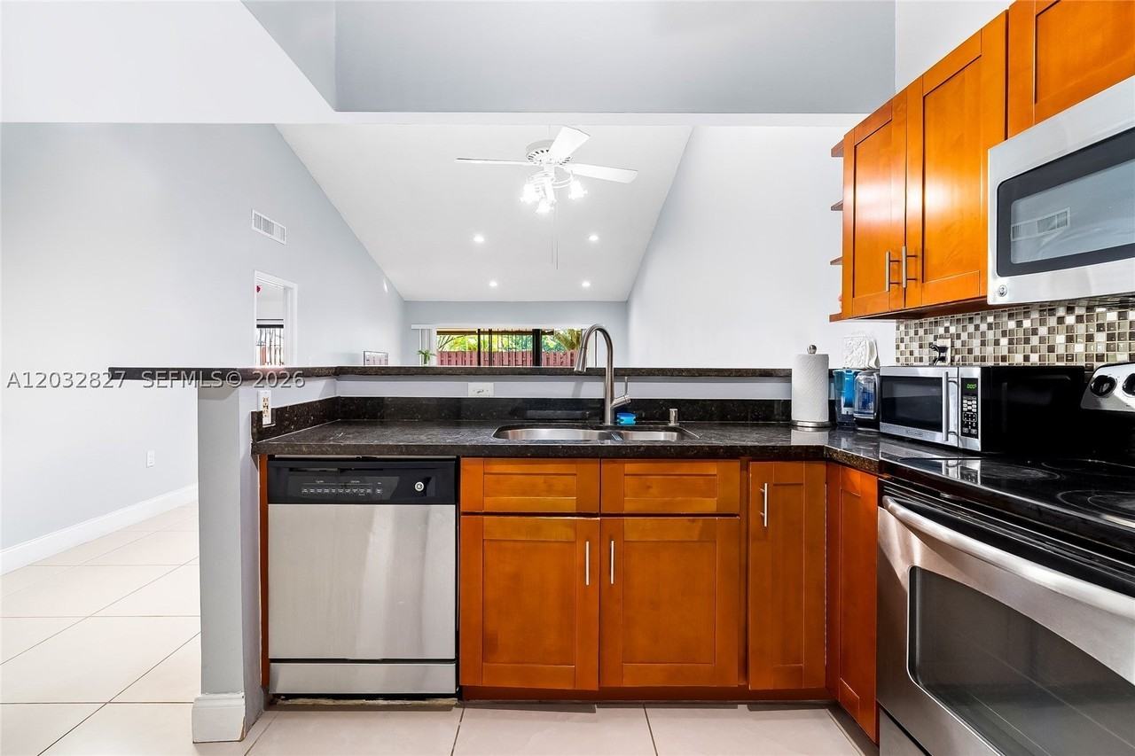 505 Ne 199th Ln #2A - Photo 5 of 48