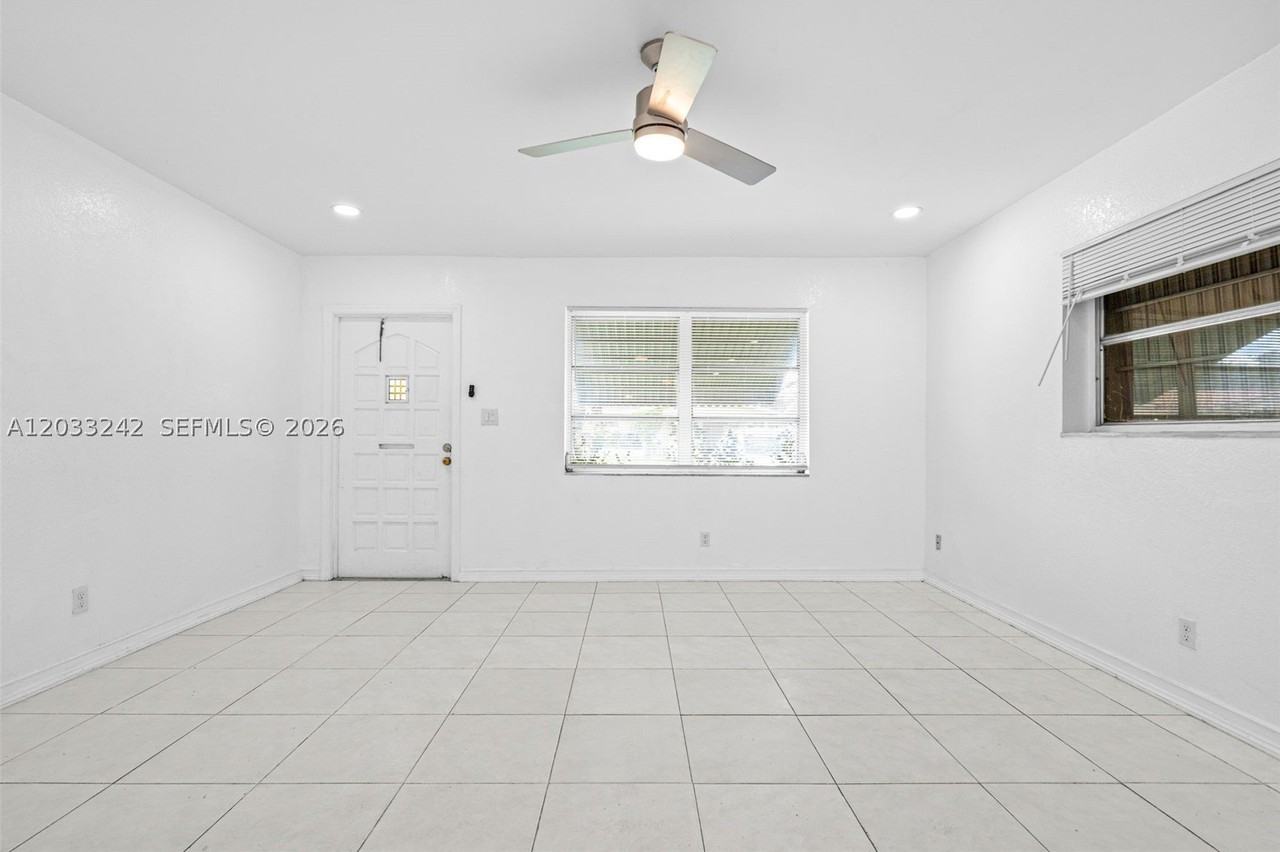 7505 Nw 58th St - Photo 6 of 29