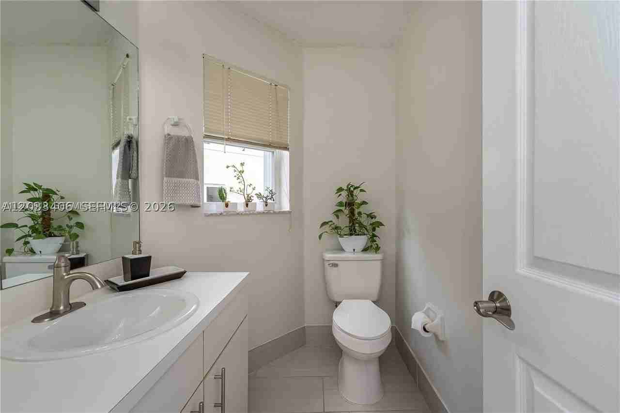 17079 Nw 22nd St - Photo 6 of 28