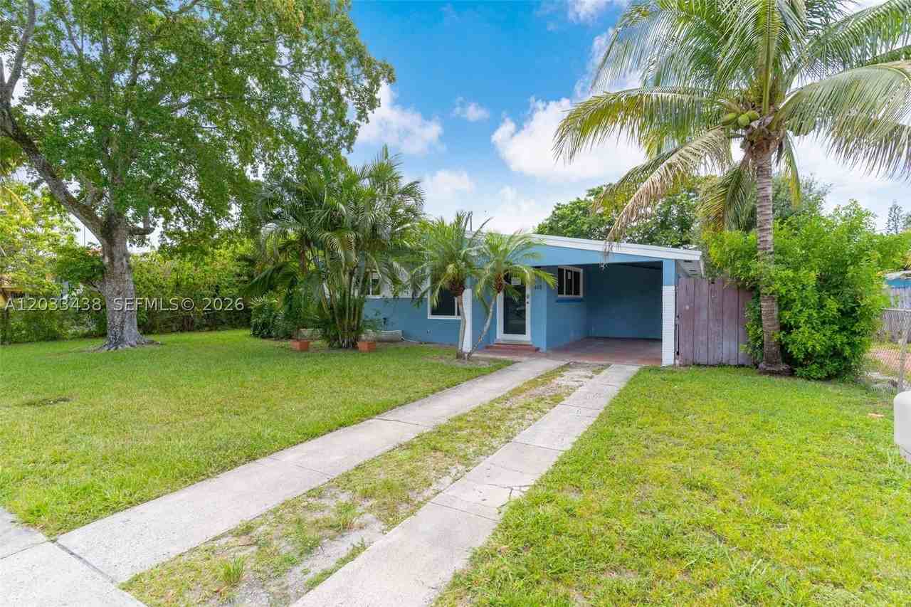 401 Sw 25th Ave - Photo 2 of 40