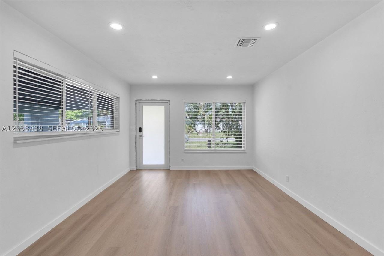 401 Sw 25th Ave - Photo 6 of 40
