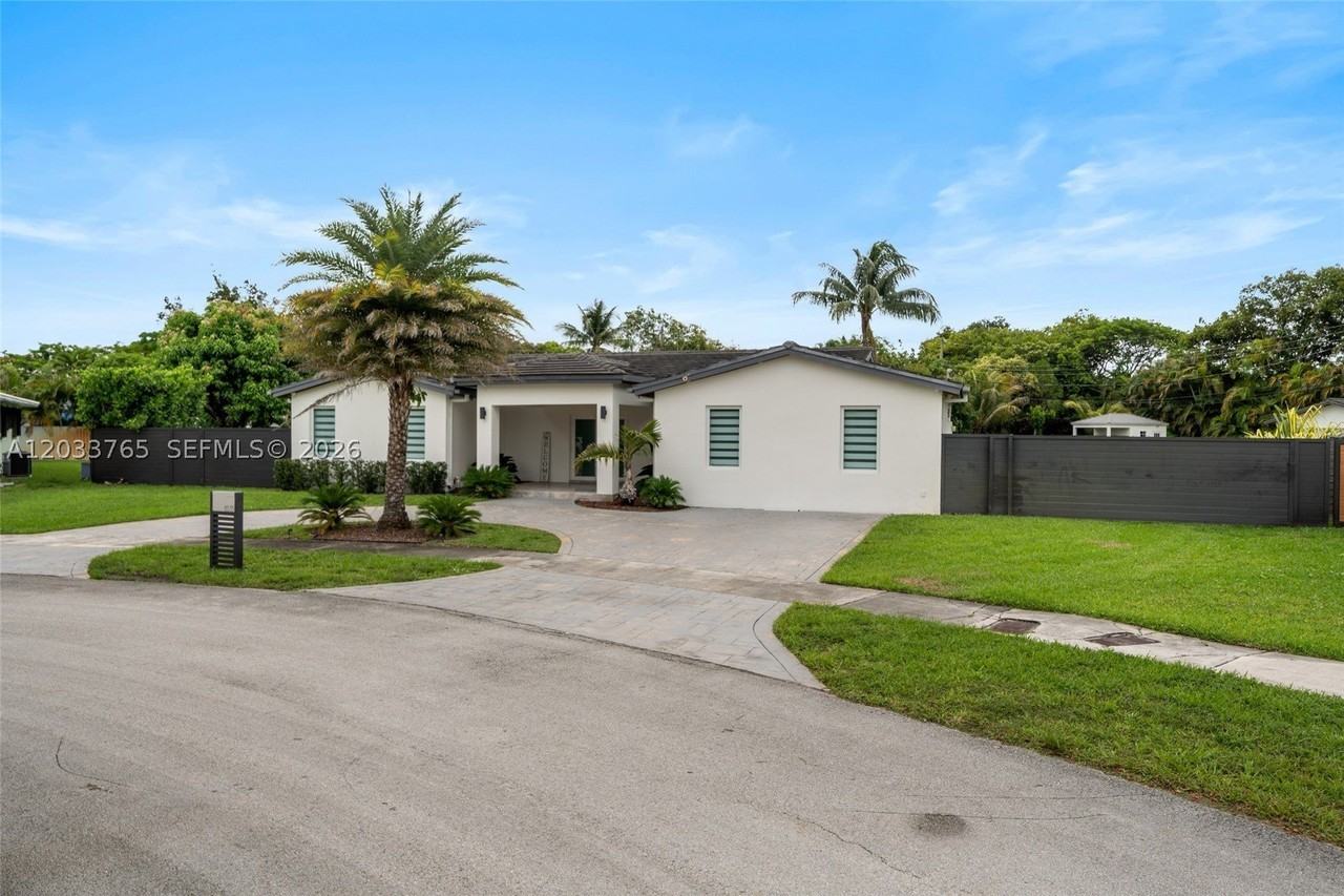 8535 Sw 100th Ave - Photo 3 of 36