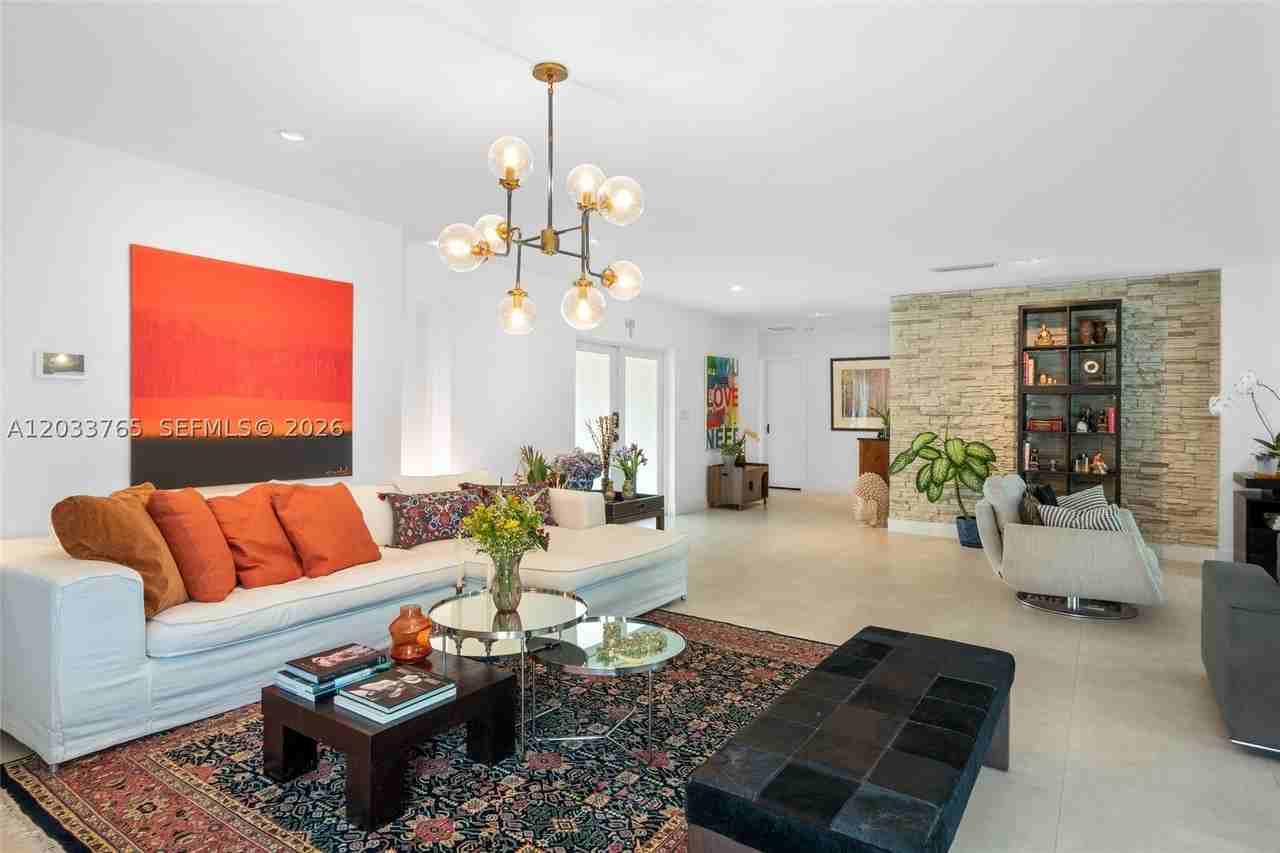 8535 Sw 100th Ave - Photo 5 of 36
