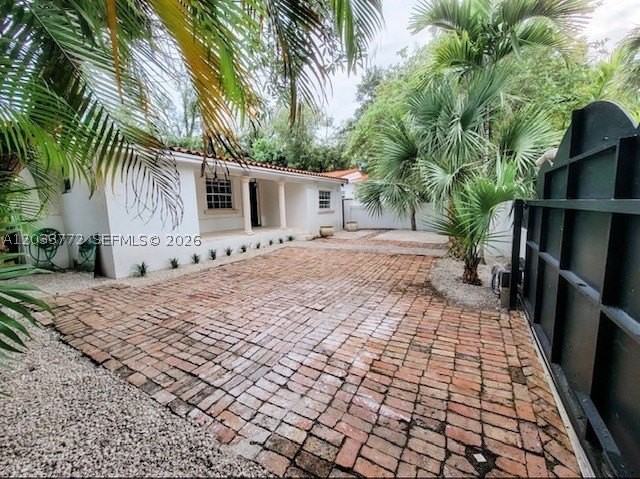 3685 Sw 1st Ave - Photo 2 of 9
