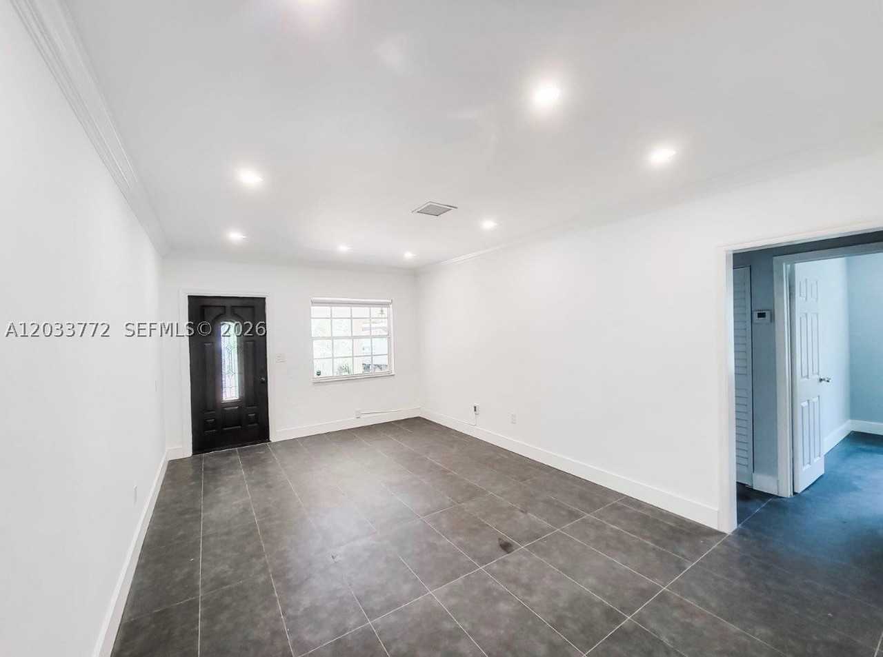 3685 Sw 1st Ave - Photo 4 of 9