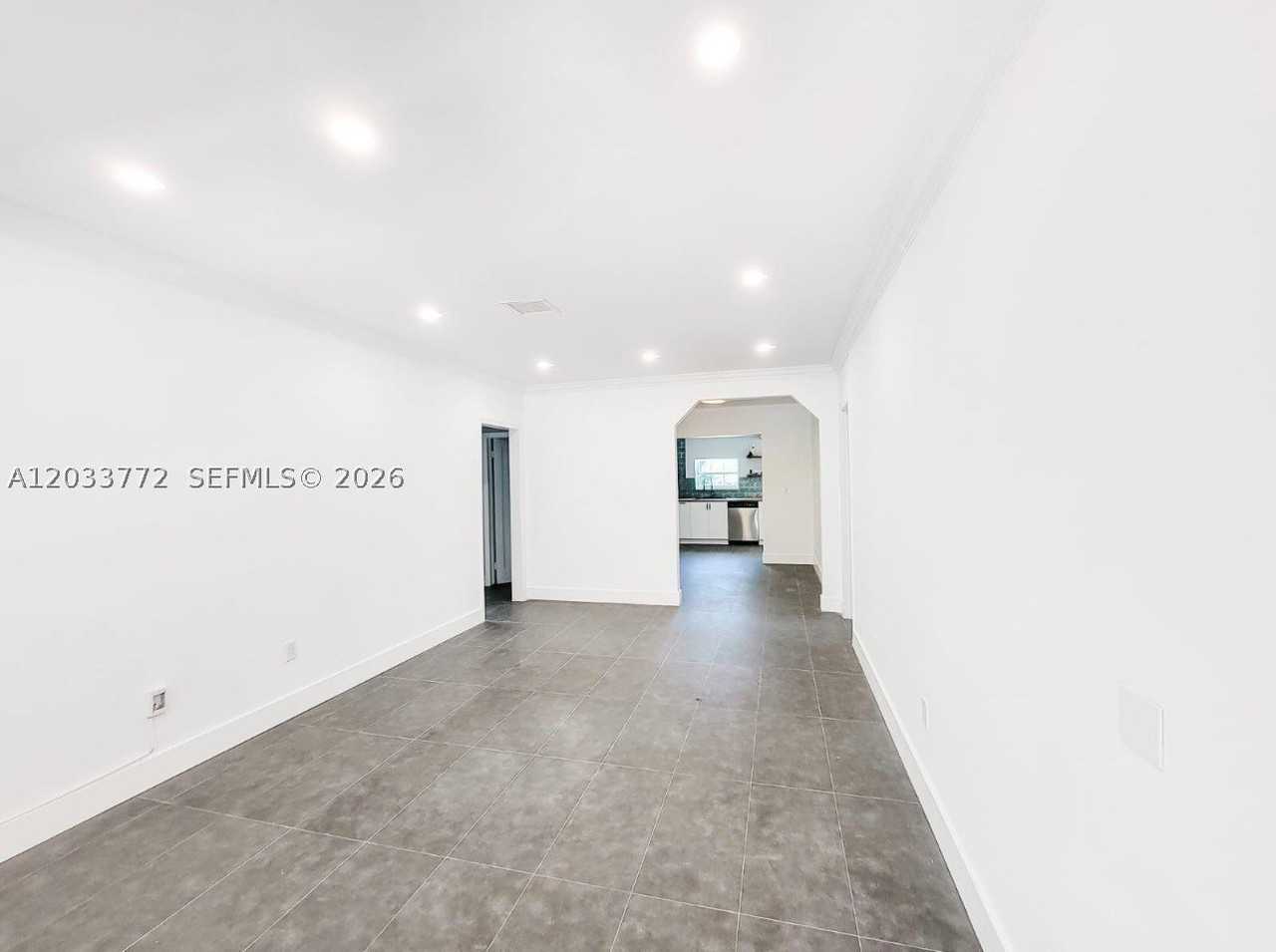 3685 Sw 1st Ave - Photo 5 of 9