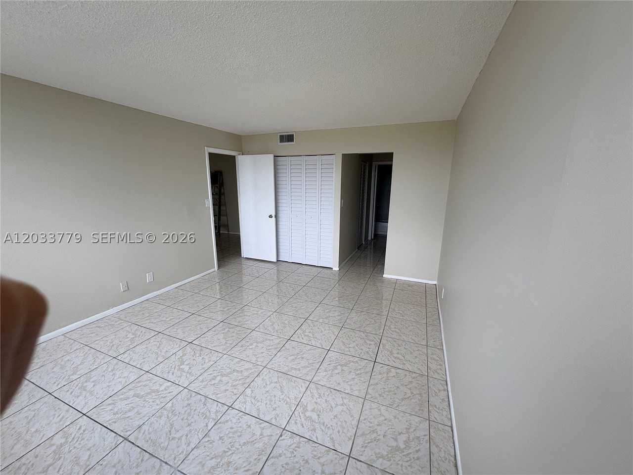16740 Ne 9th Ave #303 - Photo 6 of 12