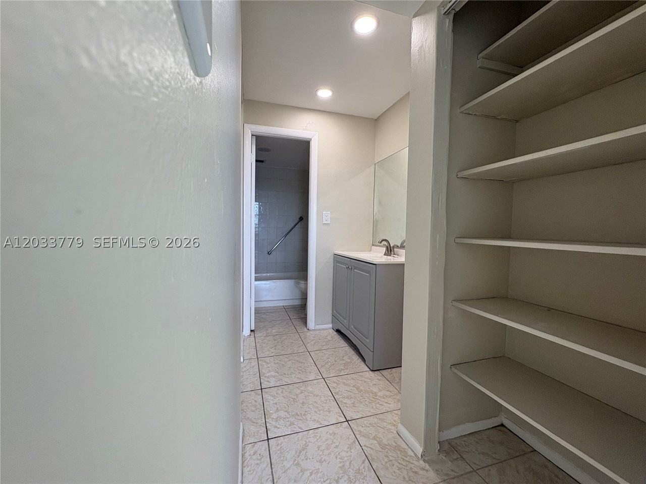 16740 Ne 9th Ave #303 - Photo 7 of 12