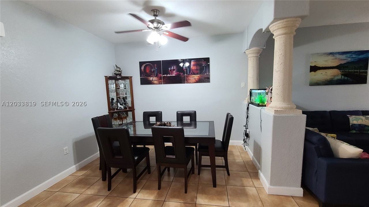 886 Sw 149th Ct #886 - Photo 3 of 19