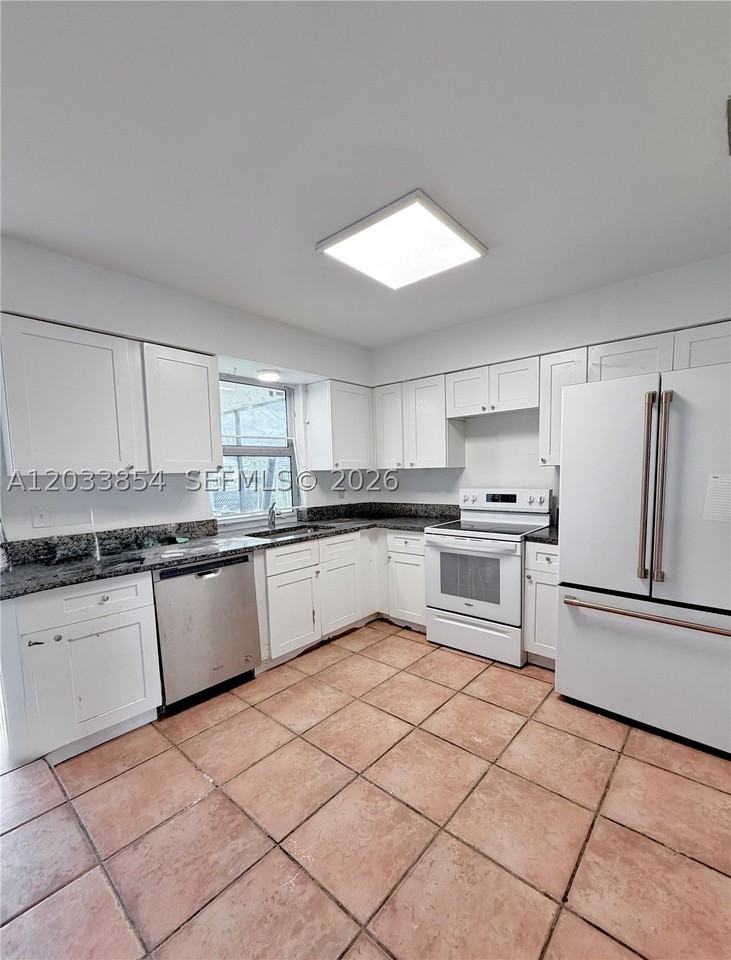 4540 Sw 43rd Ave #4540 - Photo 3 of 17