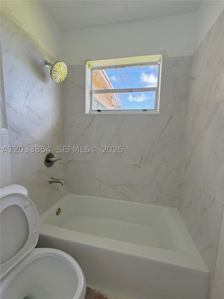 4540 Sw 43rd Ave #4540 - Photo 7 of 17