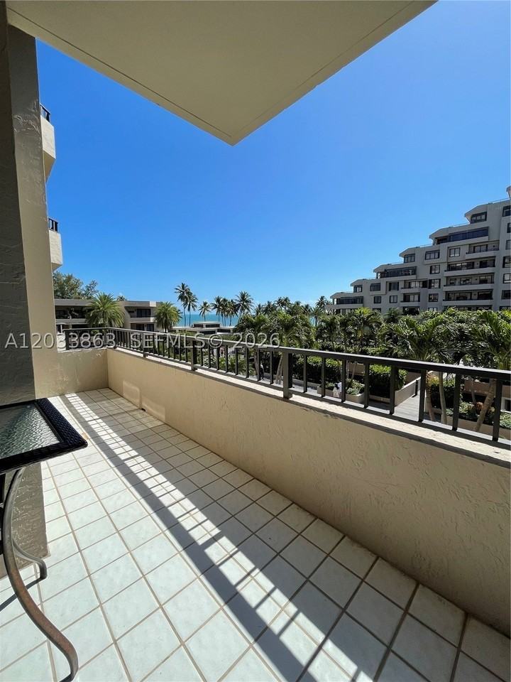 251 Crandon Blvd #338