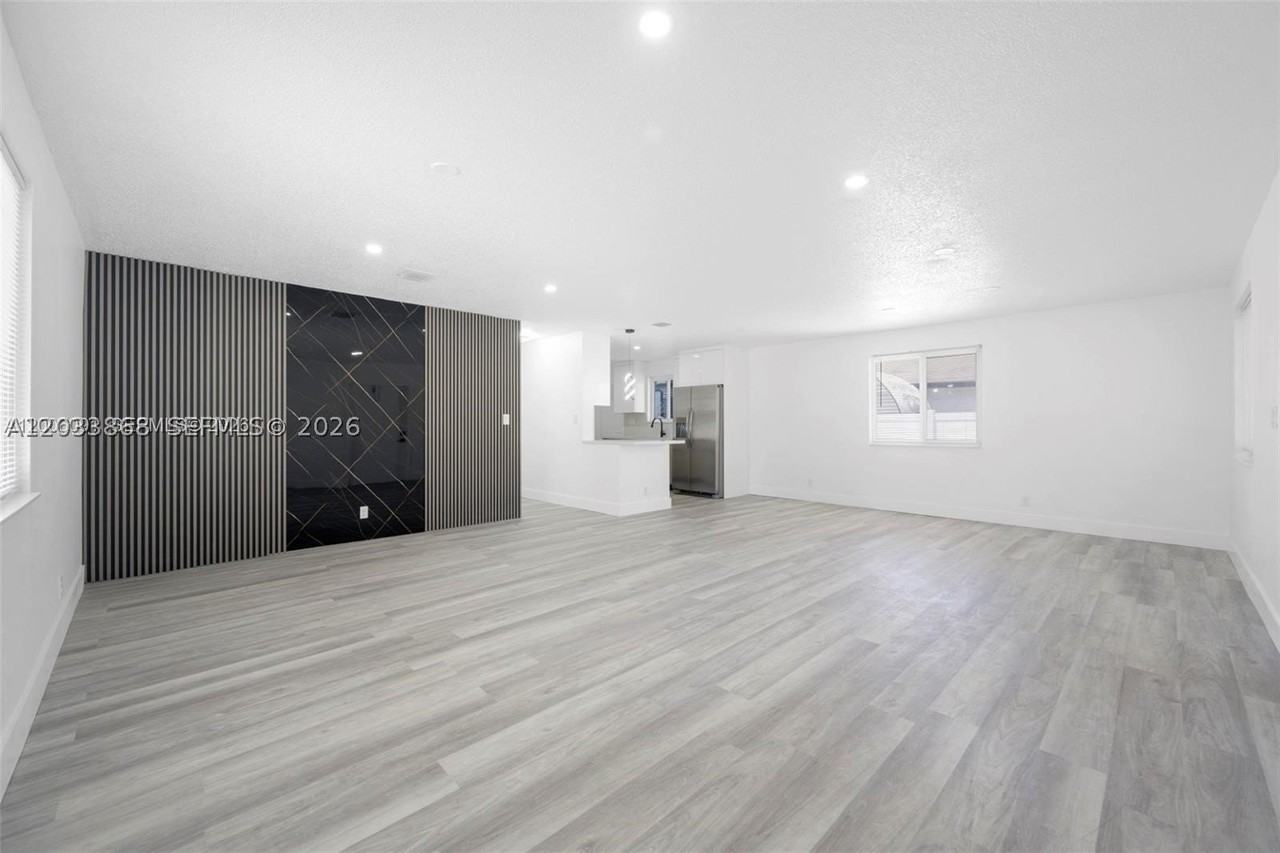 5580 Plunkett St #0 - Photo 2 of 8