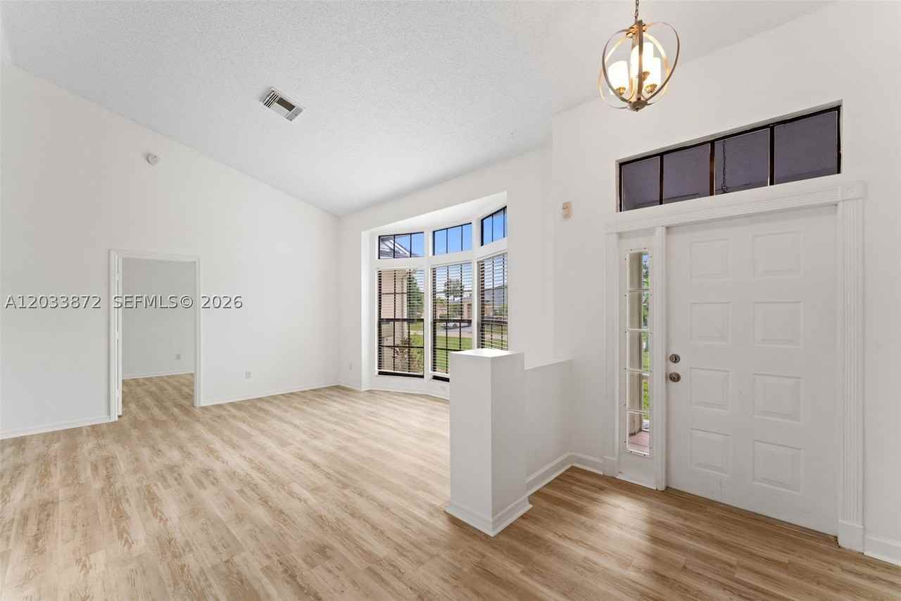 3561 Sw Carmody St #0 - Photo 5 of 35