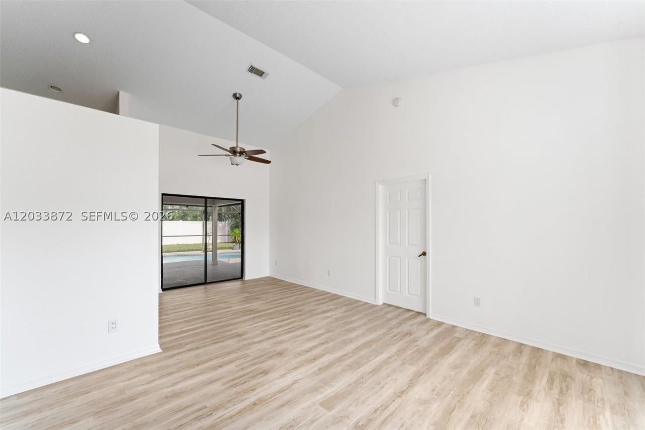 3561 Sw Carmody St #0 - Photo 6 of 35
