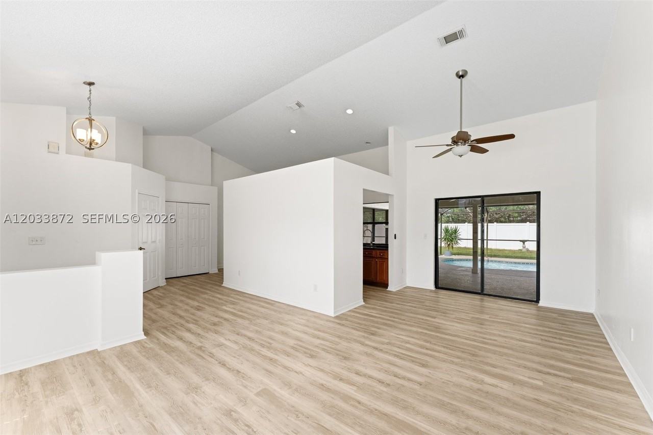 3561 Sw Carmody St #0 - Photo 7 of 35