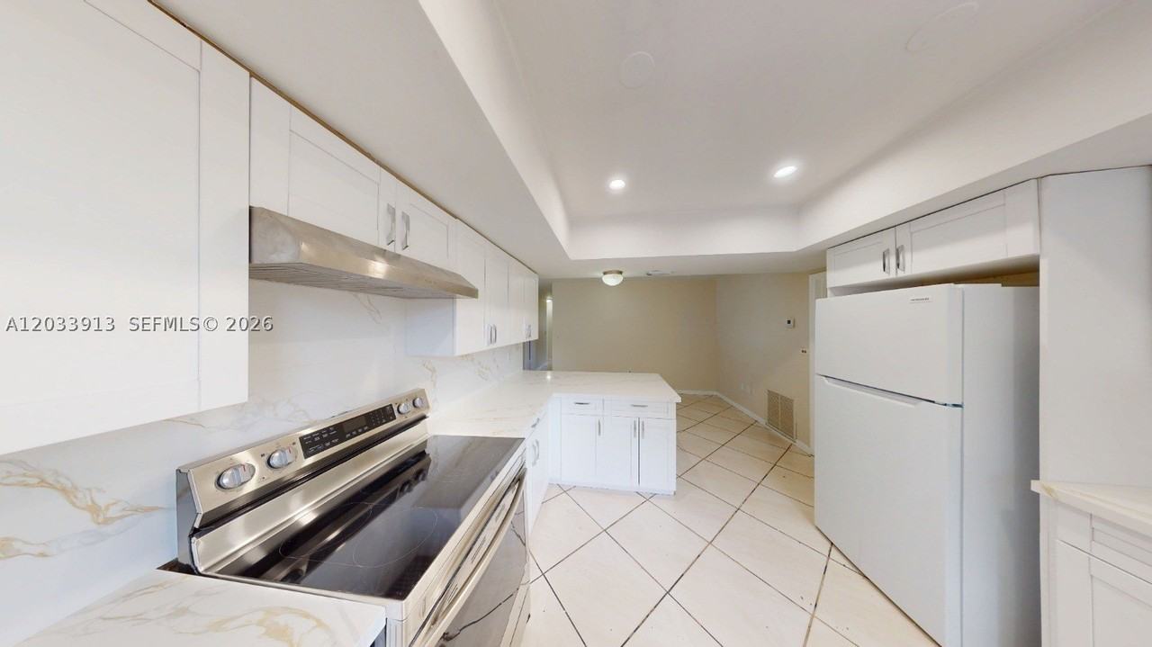 7882 Grand Canal Dr #7882 - Photo 2 of 19