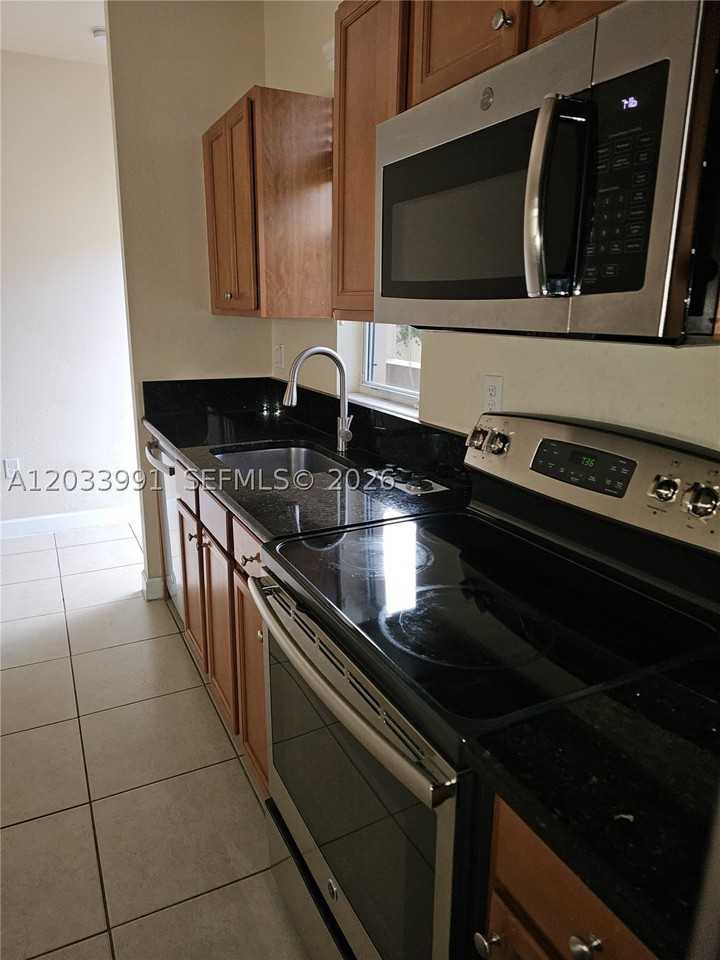 17066 Sw 95th Ter - Photo 4 of 11