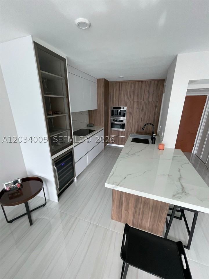 31 Se 5th St #3103
