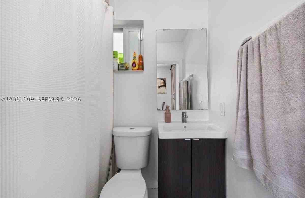 6010 Nw 38th St #1 - Photo 3 of 6