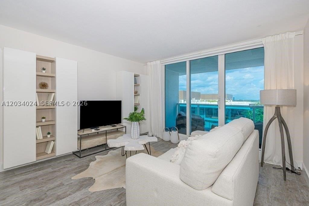 2301 Collins Ave #926 - Photo 6 of 33