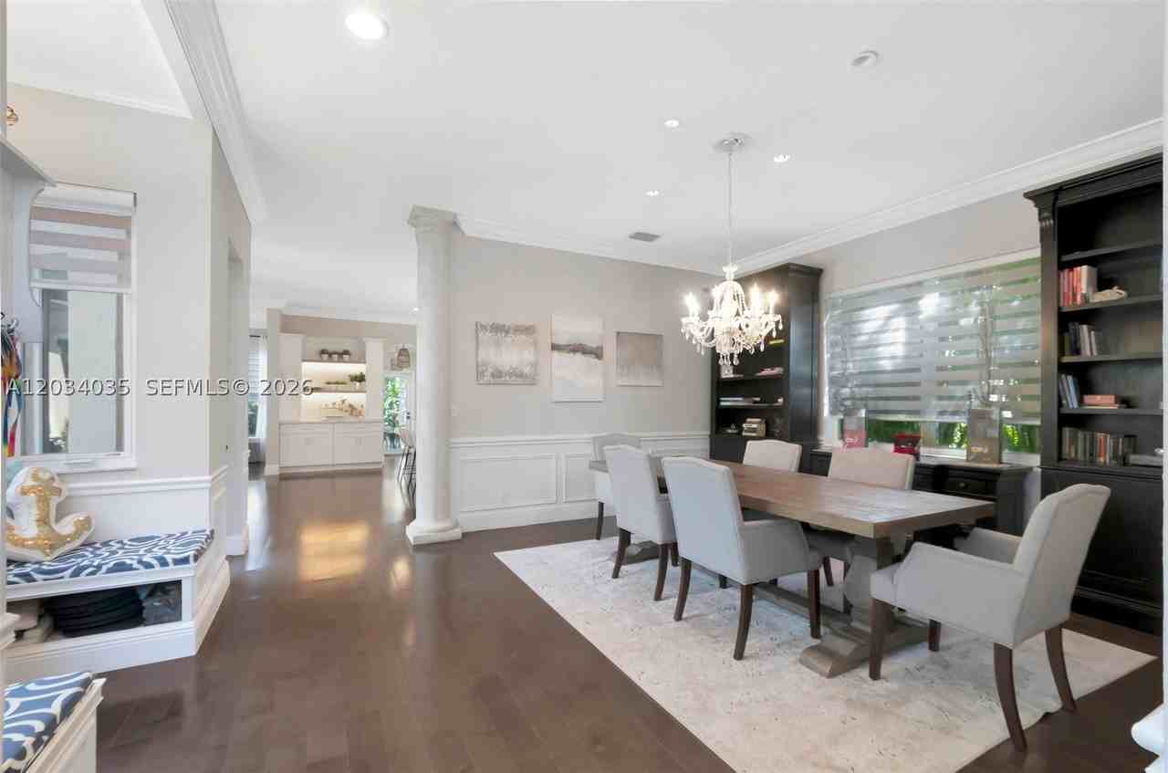 375 Sw 16th St #1 - Photo 6 of 9