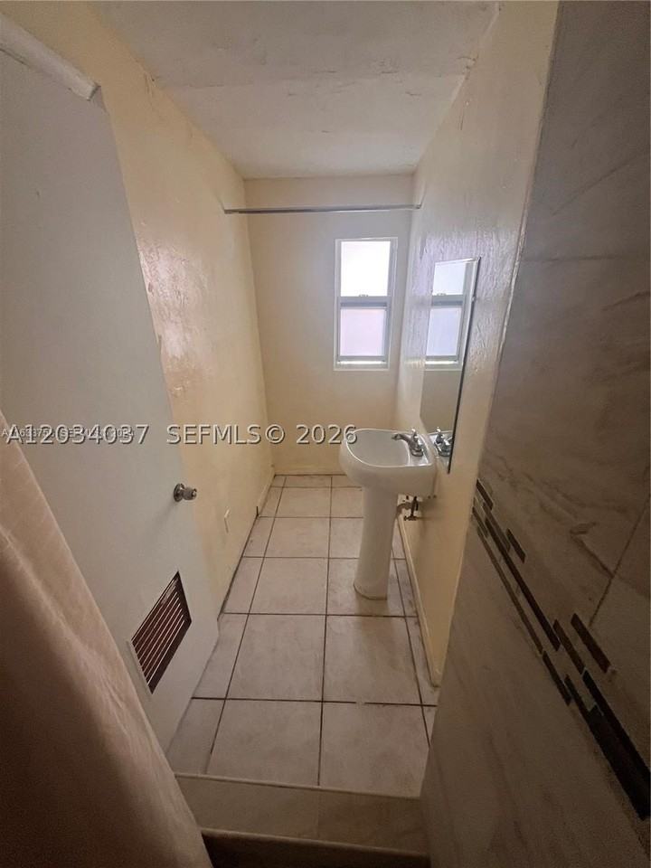 13215 Nw 19th Ave #1 - Photo 4 of 7