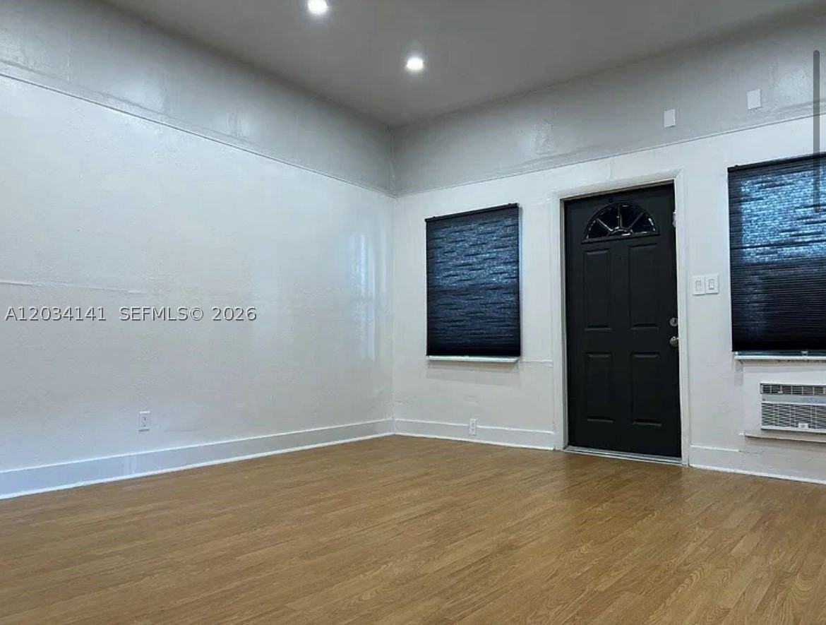 2205 Roosevelt St #3 - Photo 3 of 5