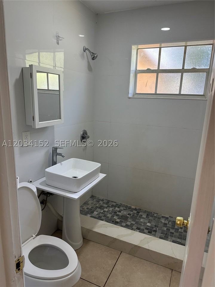4141 Sw 32nd Dr #0 - Photo 4 of 13