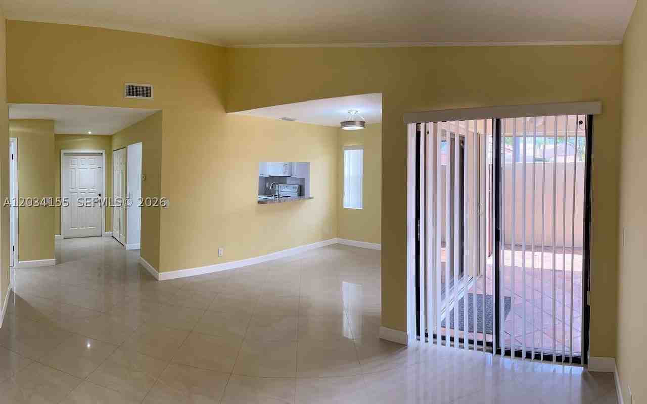6361 Nw 170th Ln - Photo 2 of 11